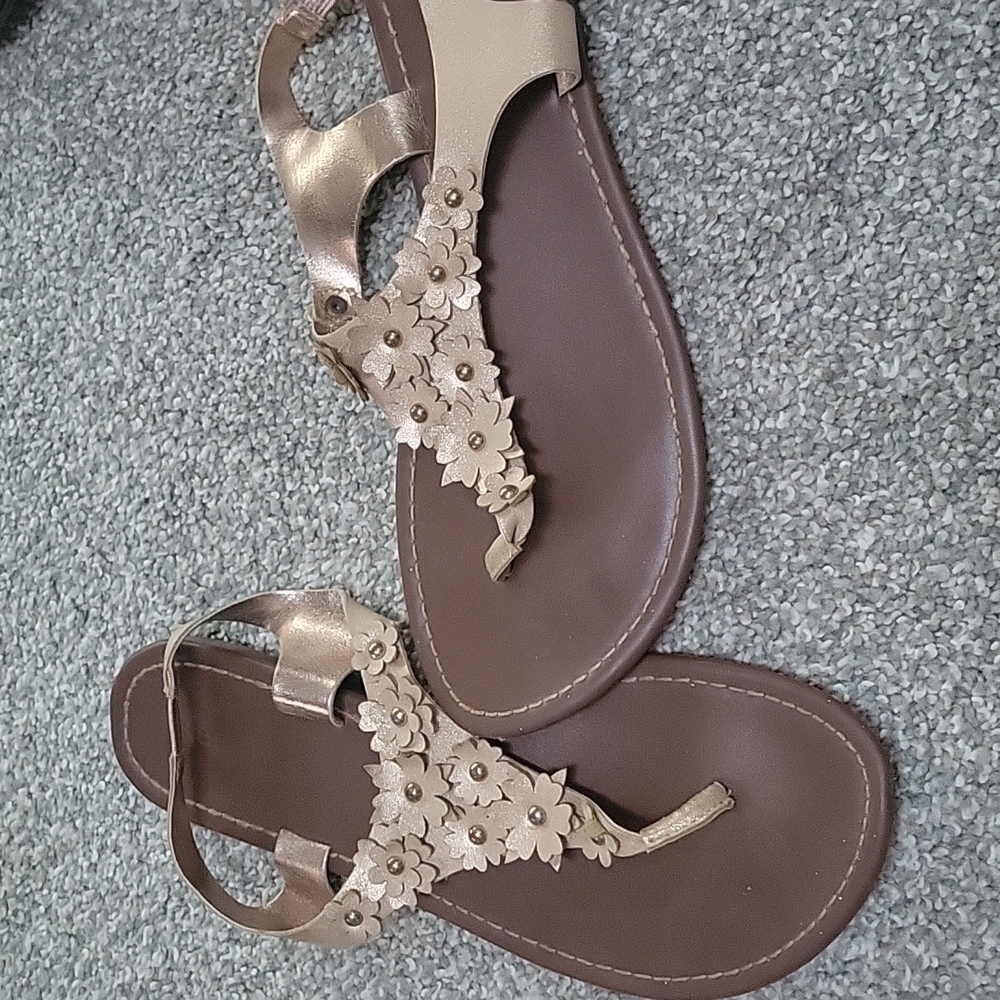 Relativity Sandals - Picture 2 of 2